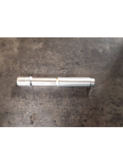 EJE RUEDA TRASERA SYNCROS SIN RODAMIENTOS 148mm