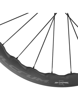 montaje-ruedas-fulcrum-sharq-carbon-al-limite-bicis
