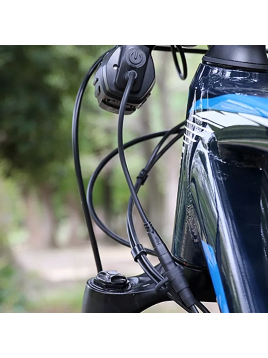 Luz integrada para e-bike CatEye conexión directa a batería del motor.
