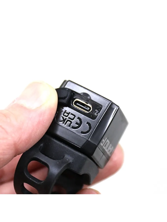 Foco CatEye Nano F puerto de carga USB-C