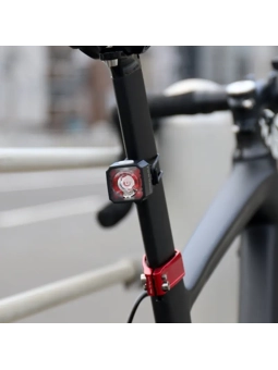 Faro de seguridad trasero con visibilidad 300 grados CatEye NANO 60.