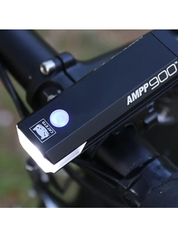 Iluminacion de alto rendimiento CatEye AMPP 900 para rutas nocturnas