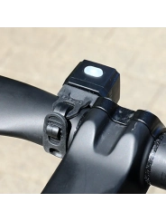 Detalle-carga-USB-C-luz-CatEye-Nano60-recargable-estanqueidad-IPX4-ciclismo